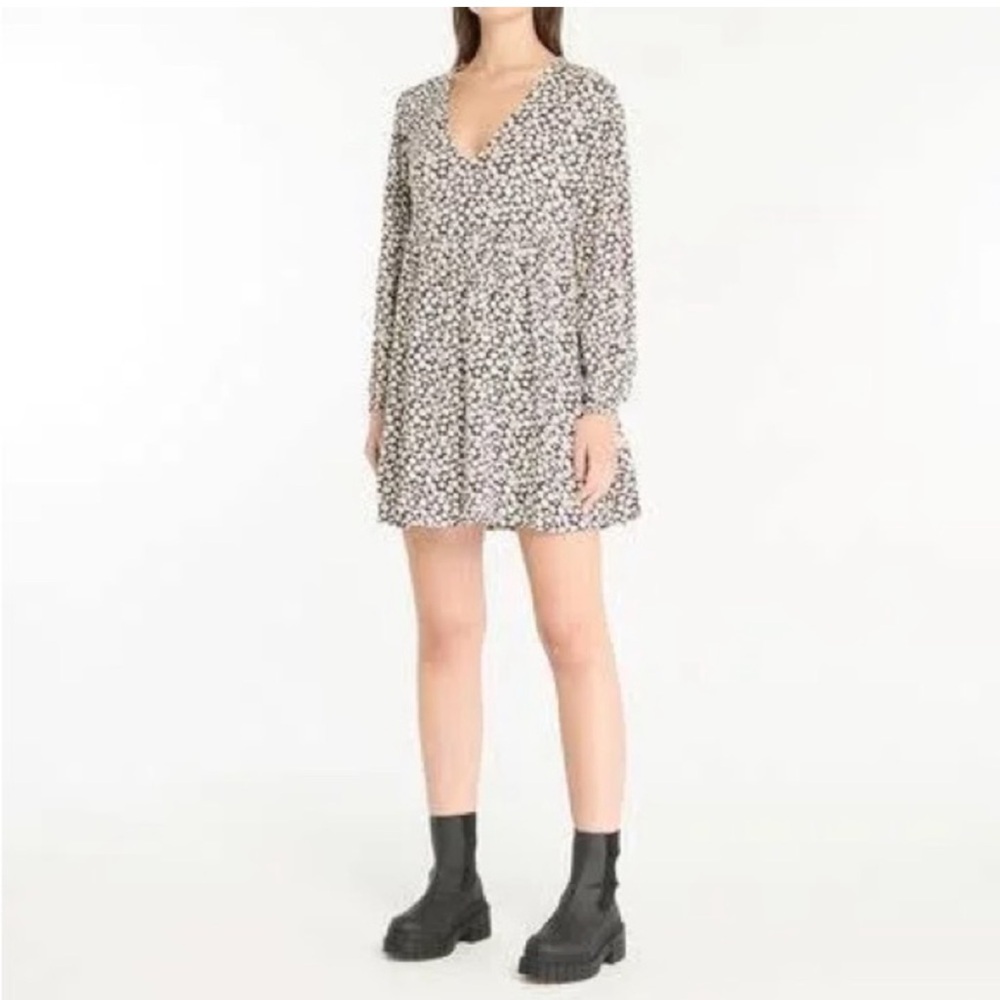 Billabong long sleeve floaty daisy print floral mini dress button front